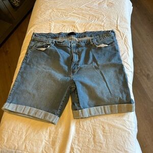 Avenue shorts size 26! Summer is here